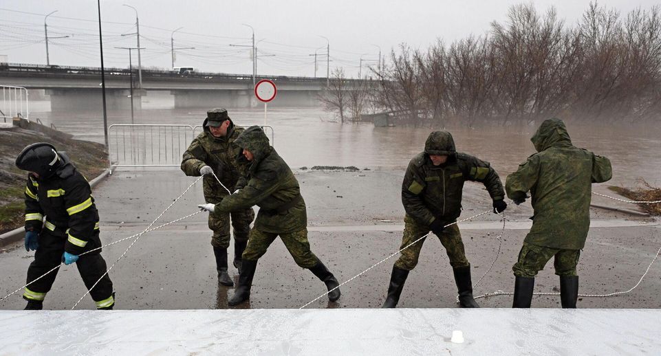 В Оренбуржье эвакуировали 7800 человек, включая 2117 детей