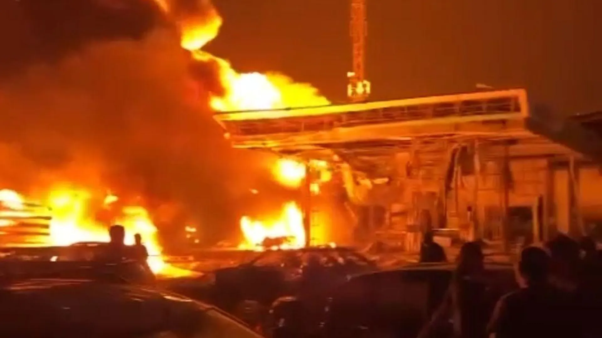 Последнее число жертв теракта. Пожар автомастерской в Махачкале Дагестан. Взрыв здания. Взрыв заправки в Махачкале 2023.