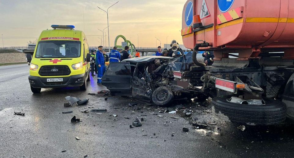 Пять человек погибли в аварии с Lada Samara и поливальной машиной в Башкирии