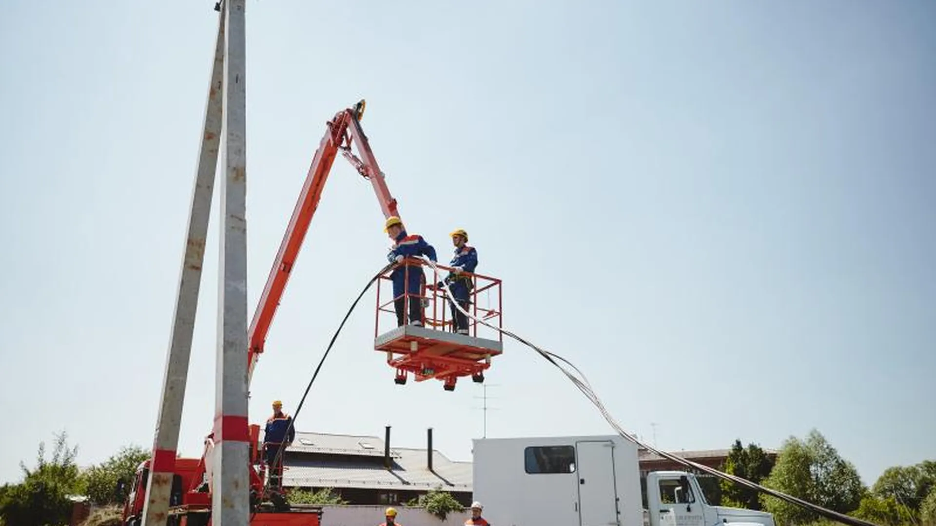 Более 1,6 тысячи километров линий электропередачи отремонтировали в МО с начала года