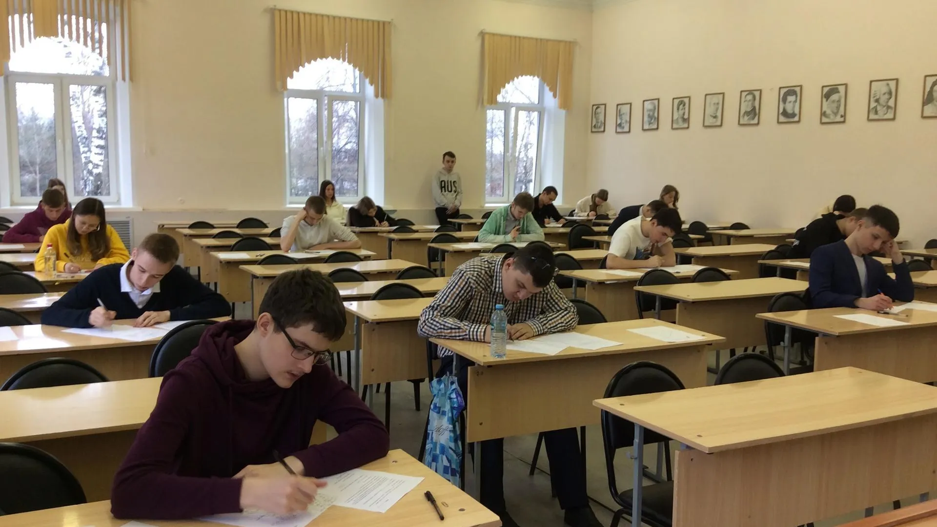 Школьники из Подмосковья стали победителями и призерами олимпиады по математике