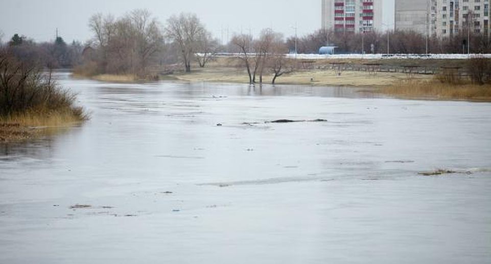Глава МЧС России Куренков оценил паводковую ситуацию в Кургане с воздуха