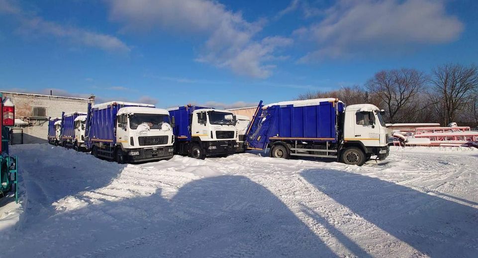 Еще 6 новых мусоровозов вывели на маршруты в Люберцах
