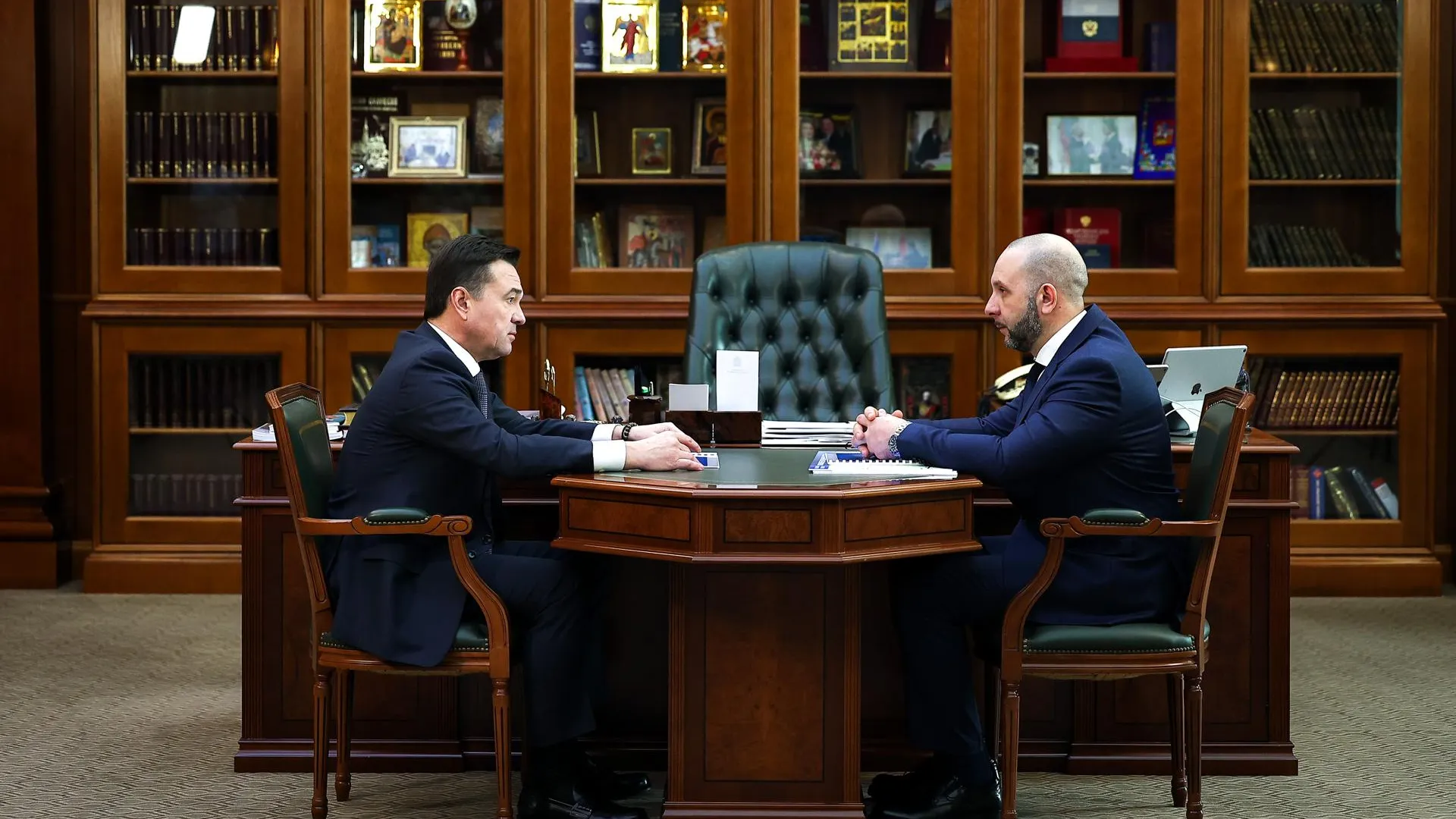 Губернатор Подмосковья провел рабочую встречу с главой Орехово-Зуевского округа
