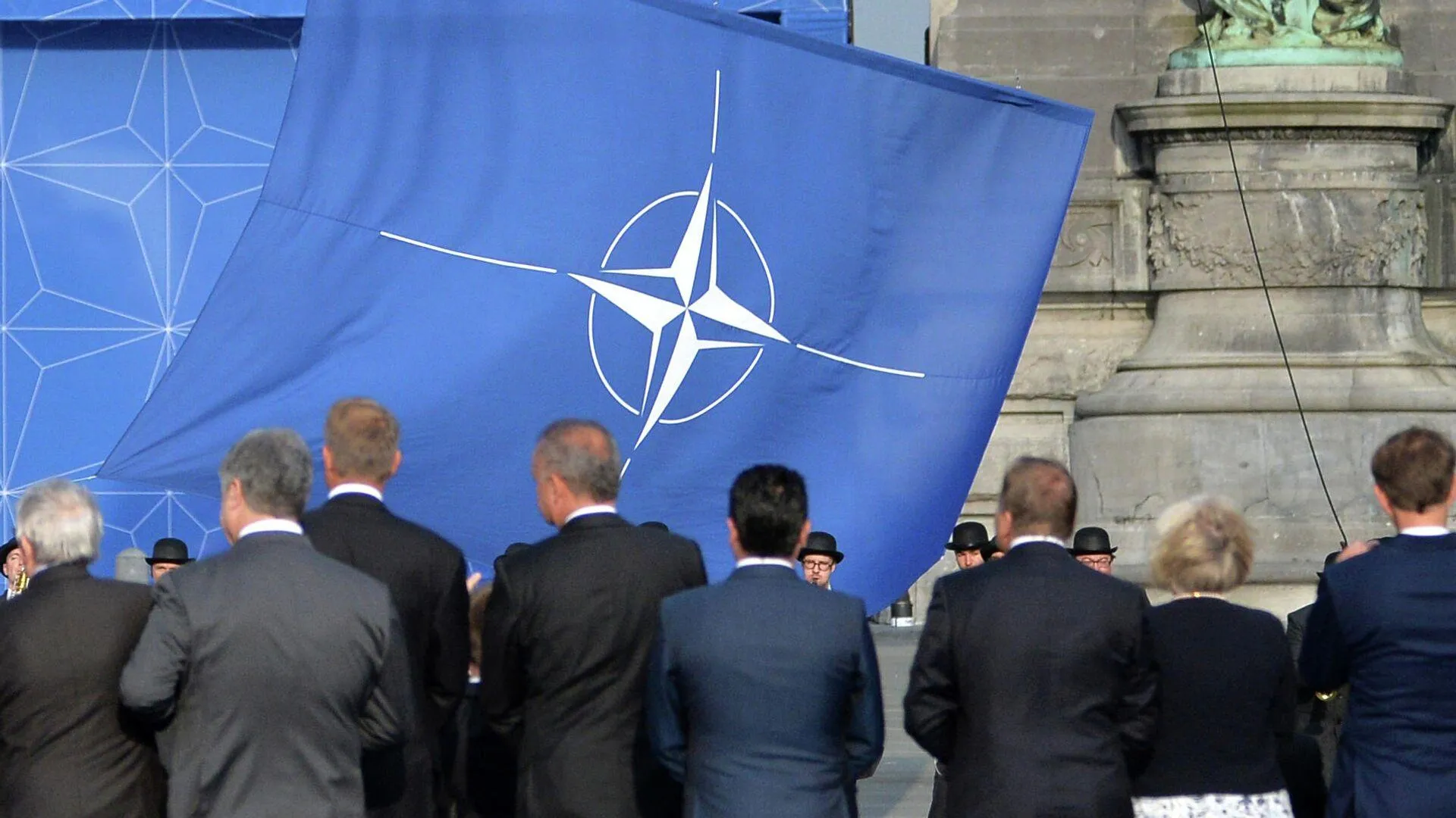 Швеция отказалась от постоянных баз НАТО на своей территории
