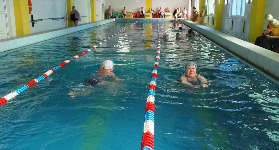Соревнования по плаванию среди пенсионеров прошли в Лобне
