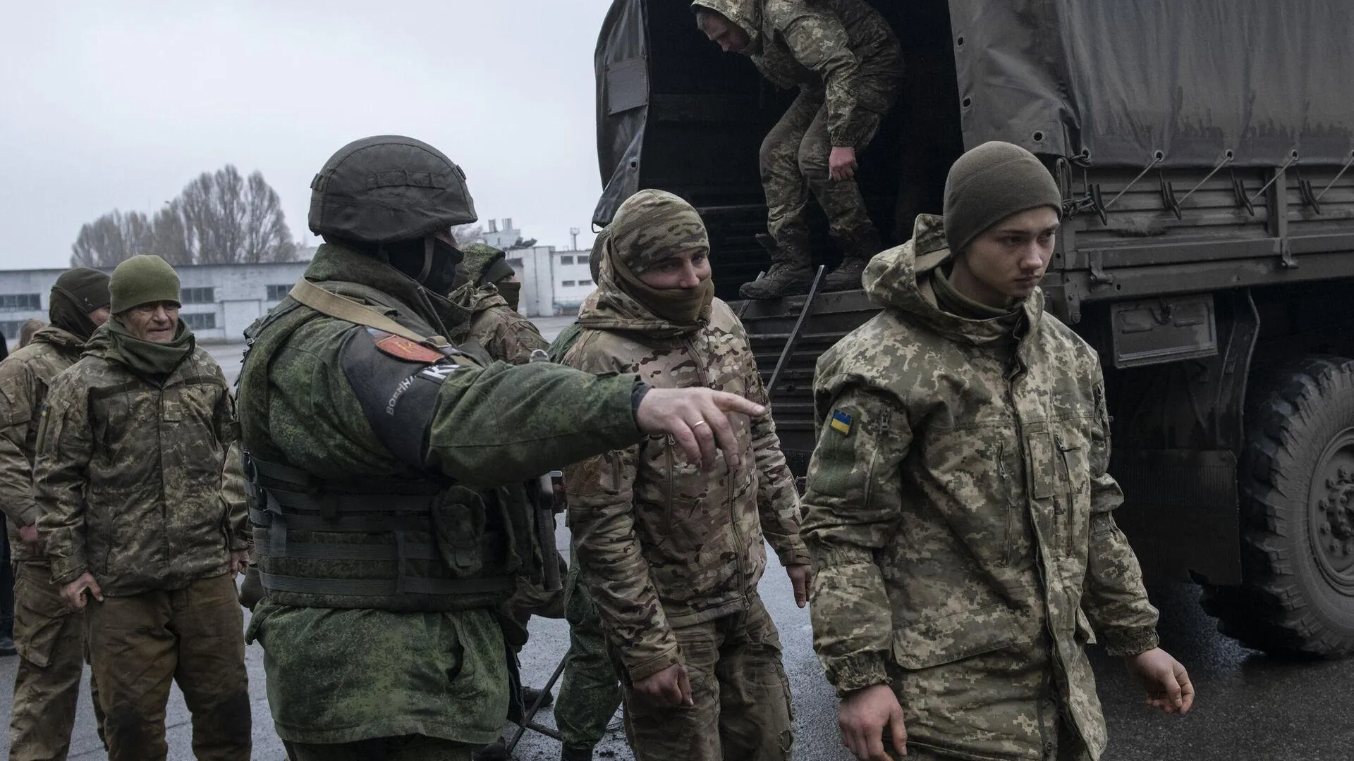Бывший генерал ВСУ пояснил, почему украинские бойцы в Авдеевке попали в плен