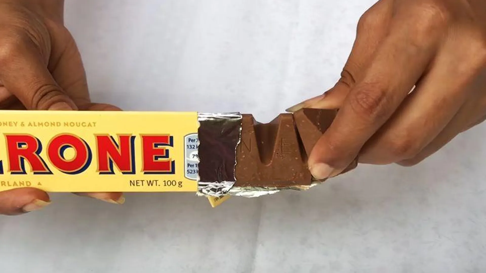Как правильно есть шоколад Toblerone – лайфхак из сети