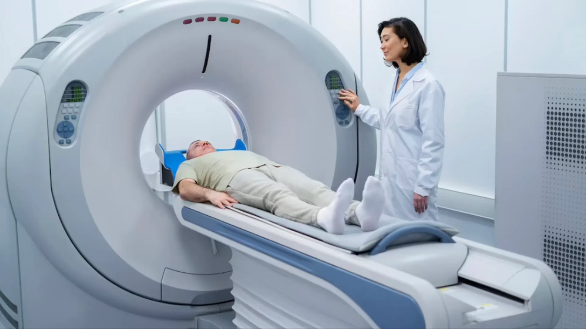 Радиационная угроза: рентгенолог Соколовский назвал опасность известного медицинского исследования