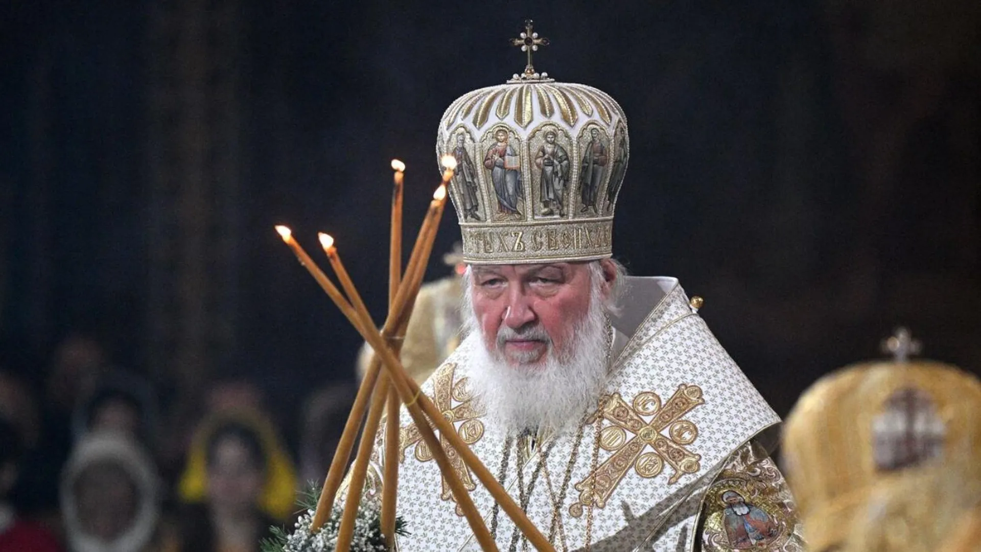 Патриарх Кирилл призвал запретить усыновлять детей гражданам стран, в которых можно менять пол