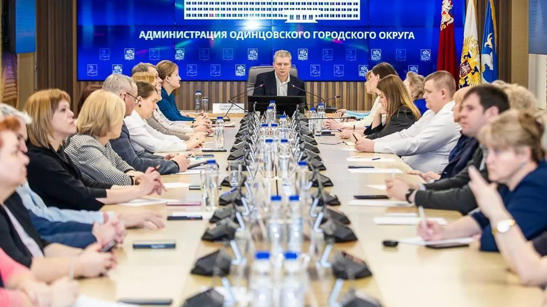 Глава Одинцова обсудил с директорами школ поддержку учителей и привлечение новых кадров
