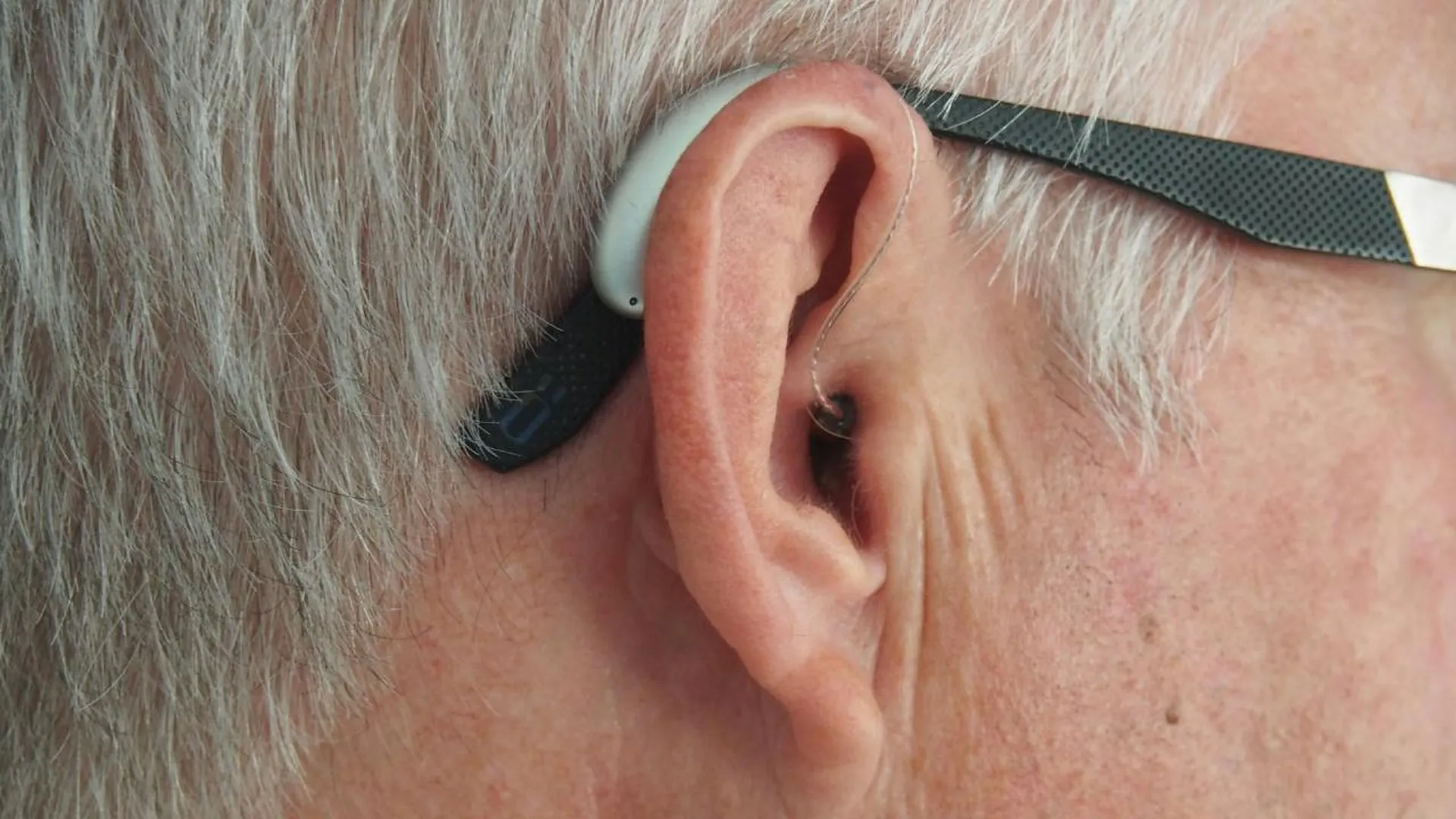 Жители Подмосковья, нуждающиеся в слухопротезной помощи, могут бесплатно получить слуховой аппарат