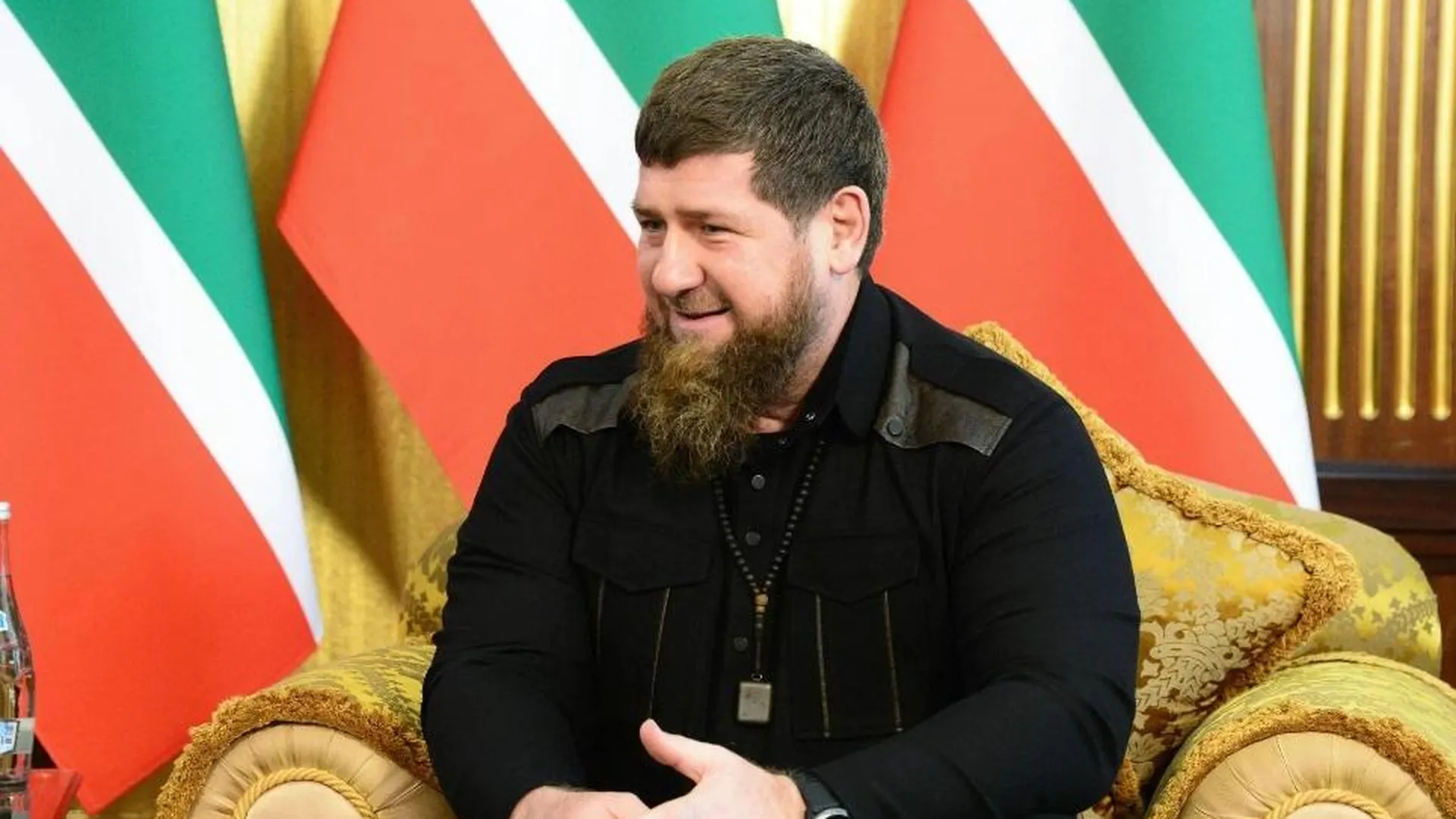 Кадыров предложил чиновникам оплатить долги жителей республики