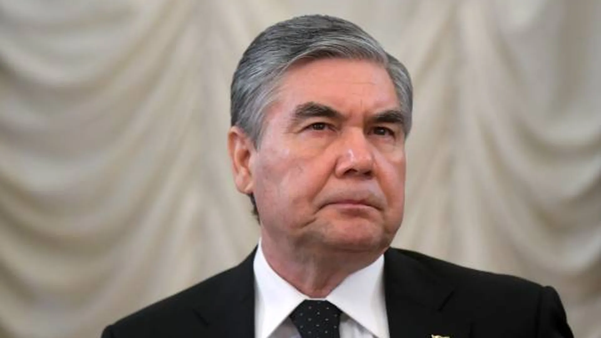 Глава Туркмении потребовал новых спектаклей о счастливой жизни