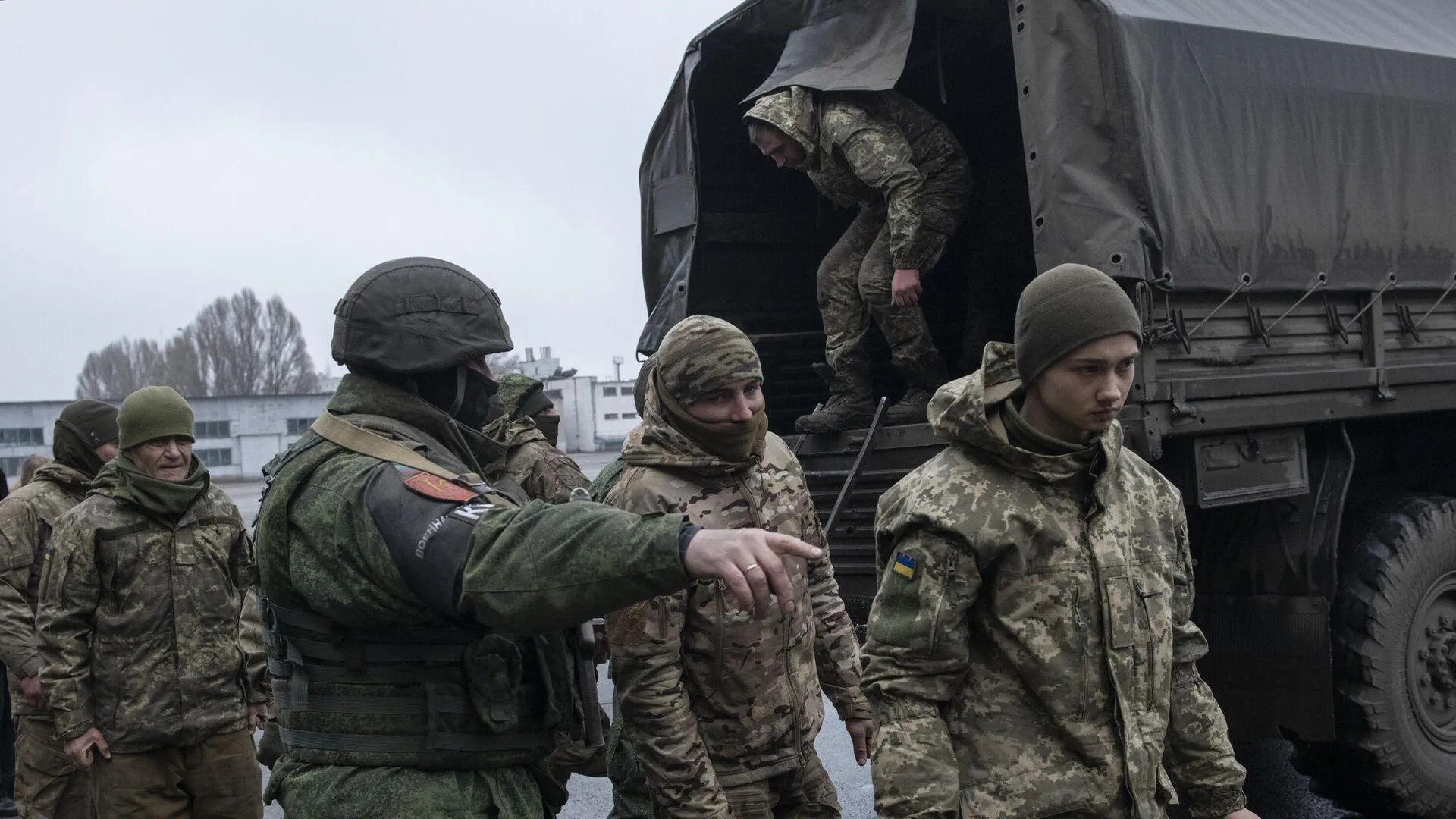 Украина пришла в россию. Украина украинские военные сдавшиеся в плен. Солдаты России.