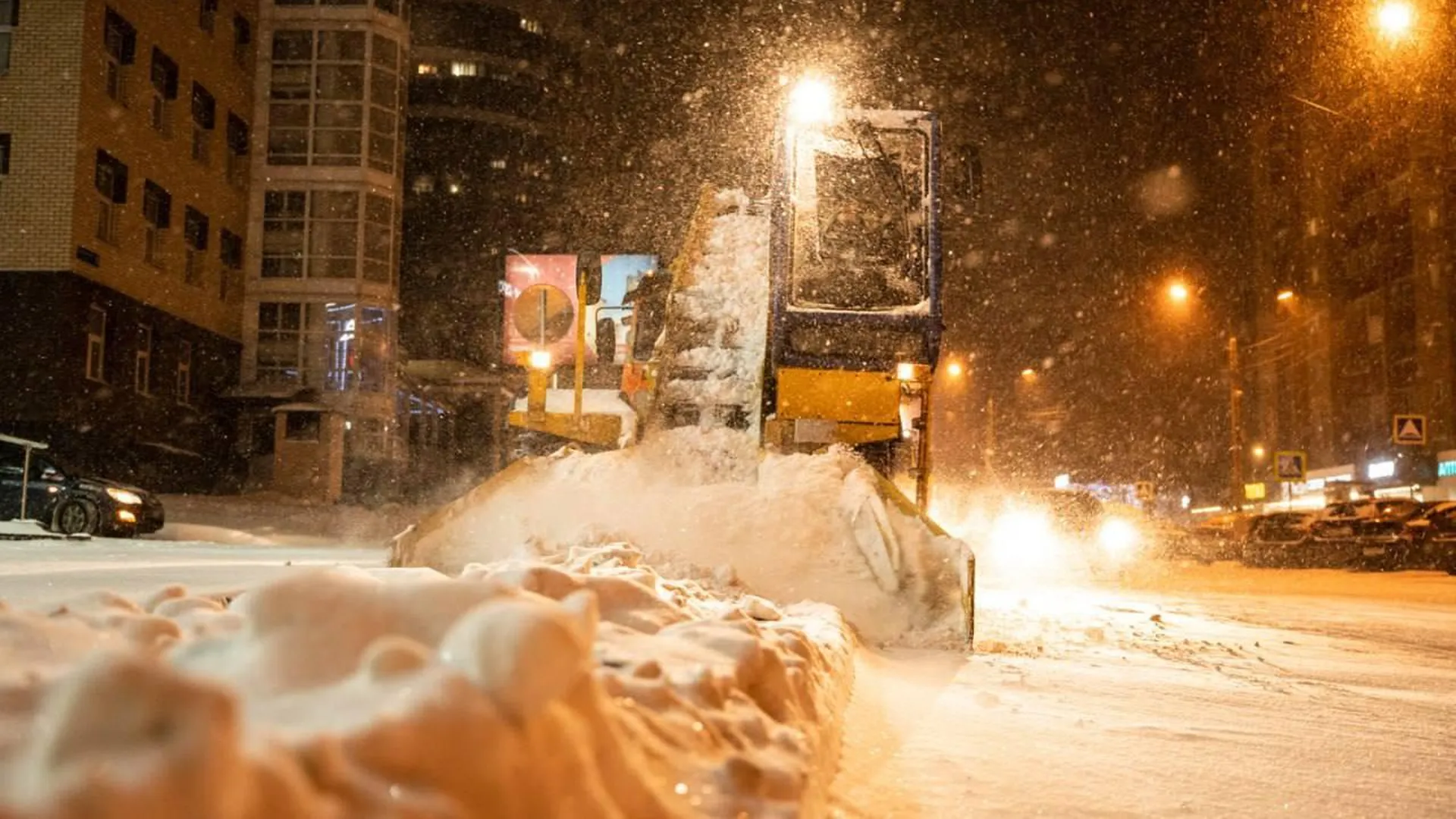 Двенадцать тысяч километров дорог очистили от снега в Подмосковье за ночь
