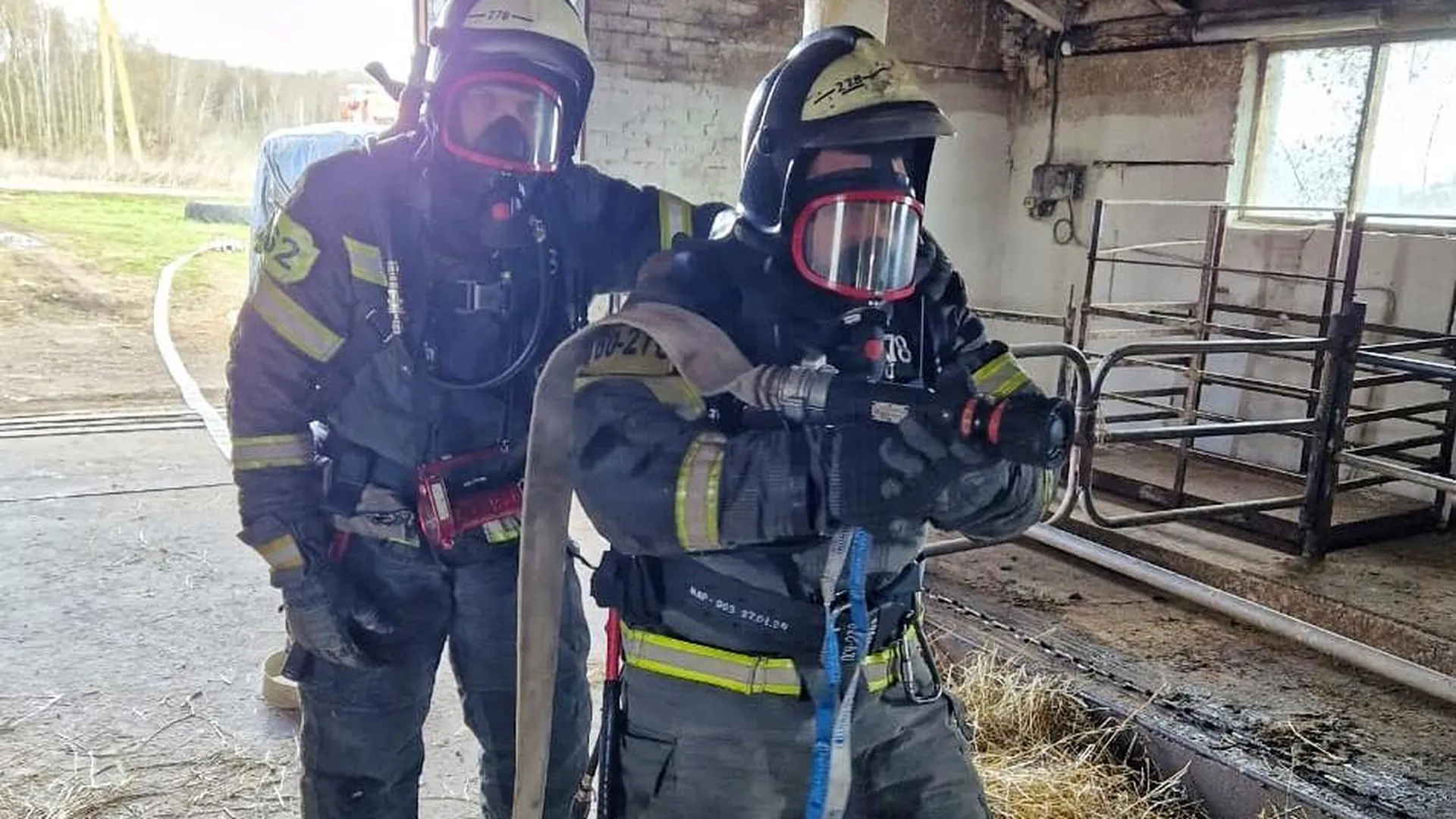Спасатели провели учения по тушению пожара в совхозе в Наро-Фоминске