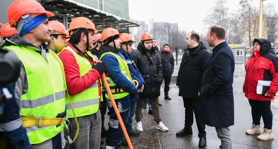 Работы по уборке снега с крыш усилят в Химках по распоряжению Дмитрия Волошина