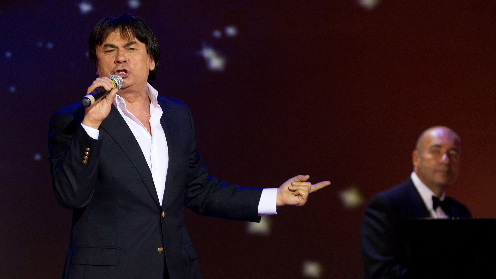 Певца Александра Серова возмутила «украинская» белорусская речь на фестивале в Витебске