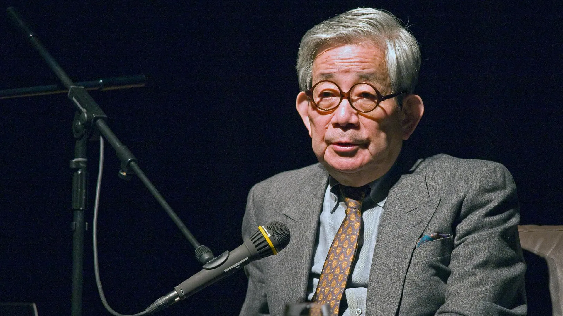 Умер нобелевский лауреат по литературе из Японии Кэндзабуро Оэ