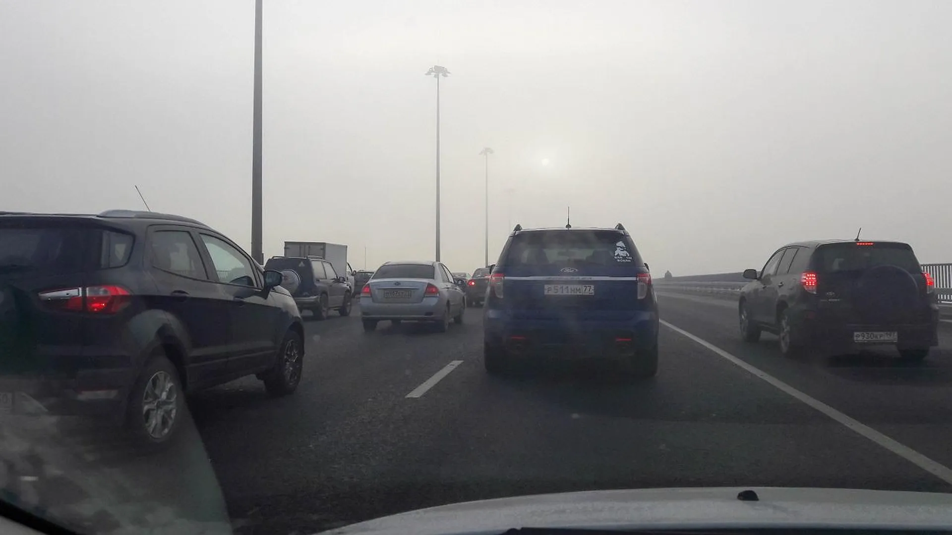 Водителей Подмосковья предупредили о тумане и сниженной видимости на дорогах