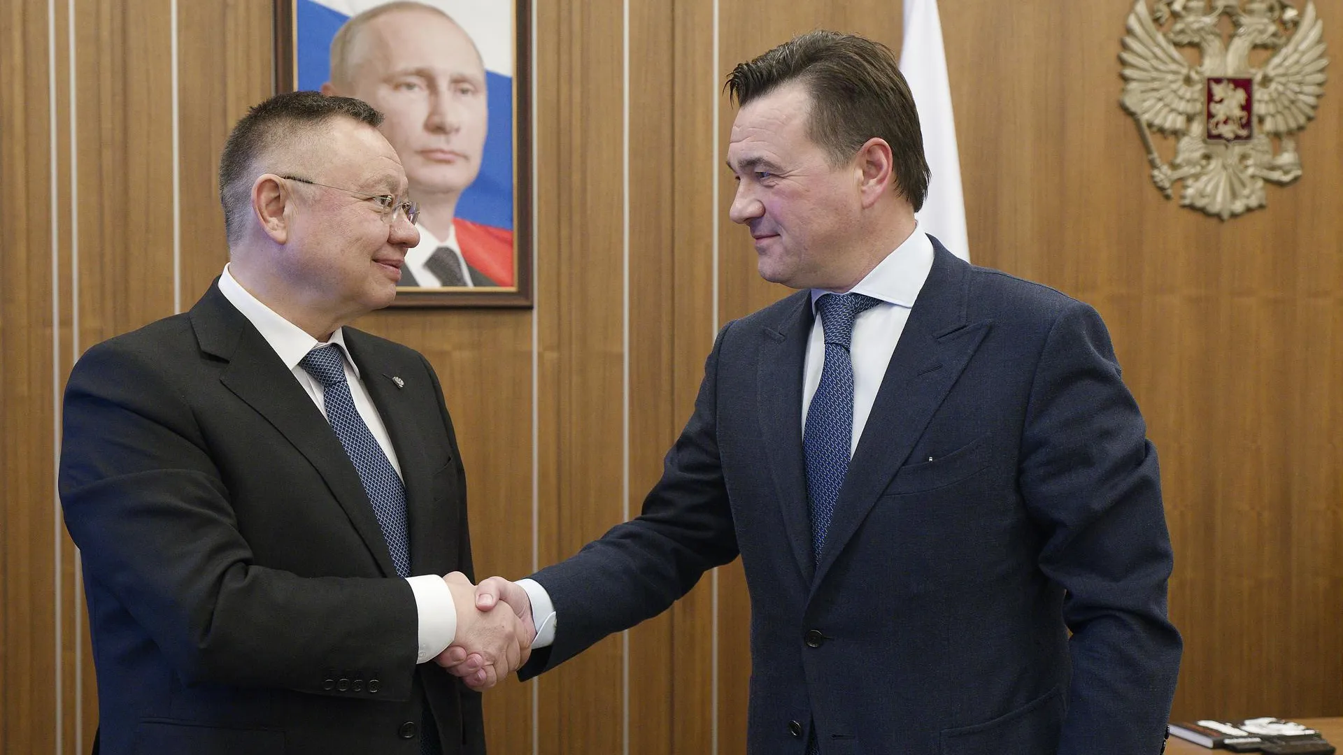 Губернатор Подмосковья и глава Минстроя России провели рабочую встречу