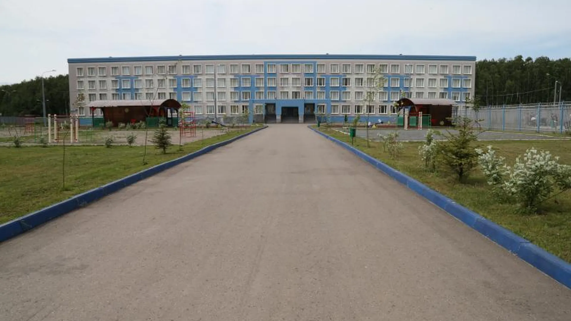 Глава МО проверил строительство школы для начальных классов в Чехове