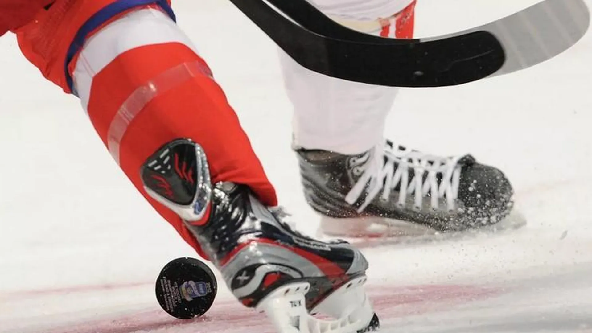 Канадские хоккеисты-юниоры проиграли команде Чехии в матче чемпионата мира