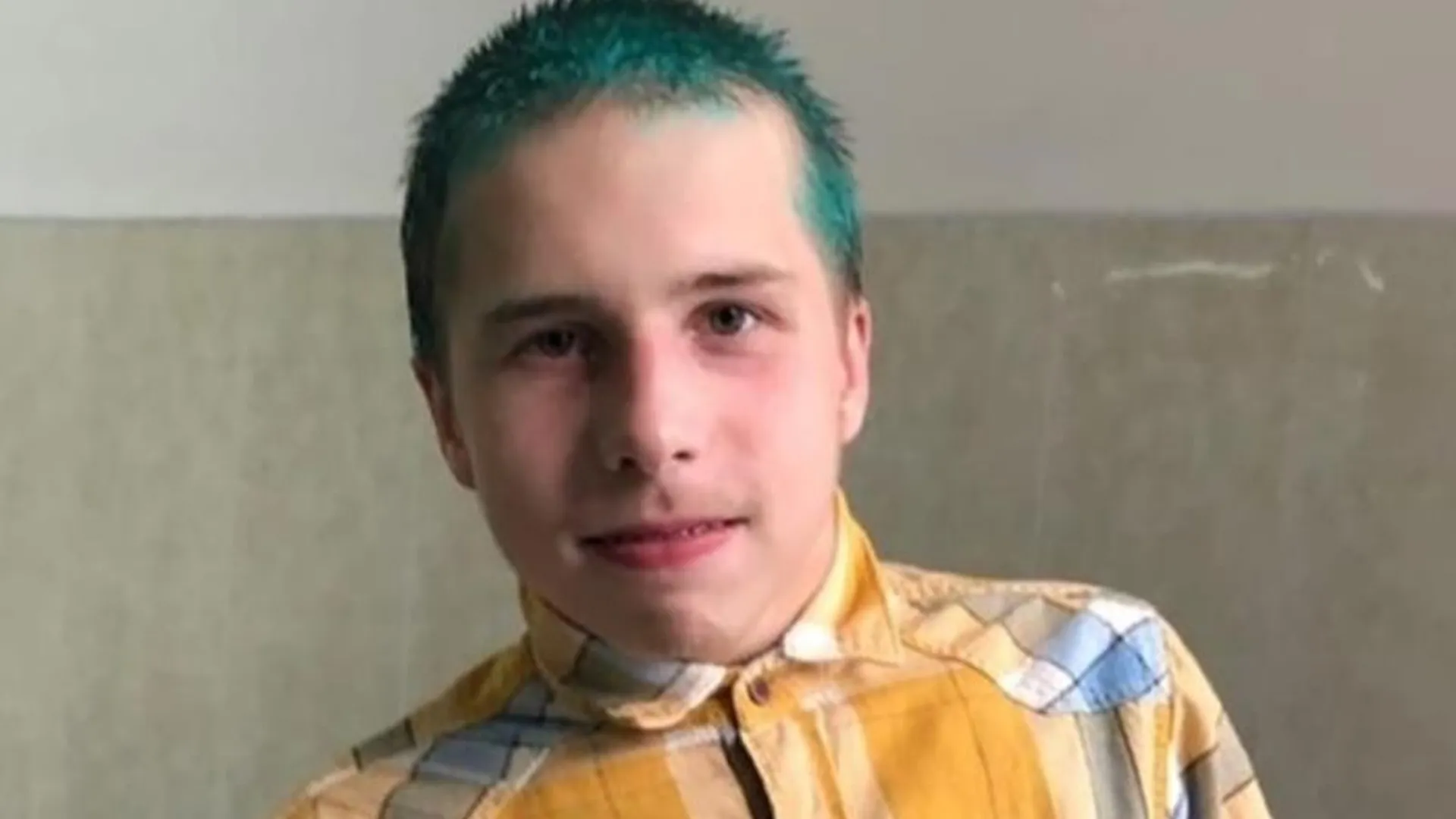 Полицейские Подольска разыскивают пропавшего подростка с зелеными волосами