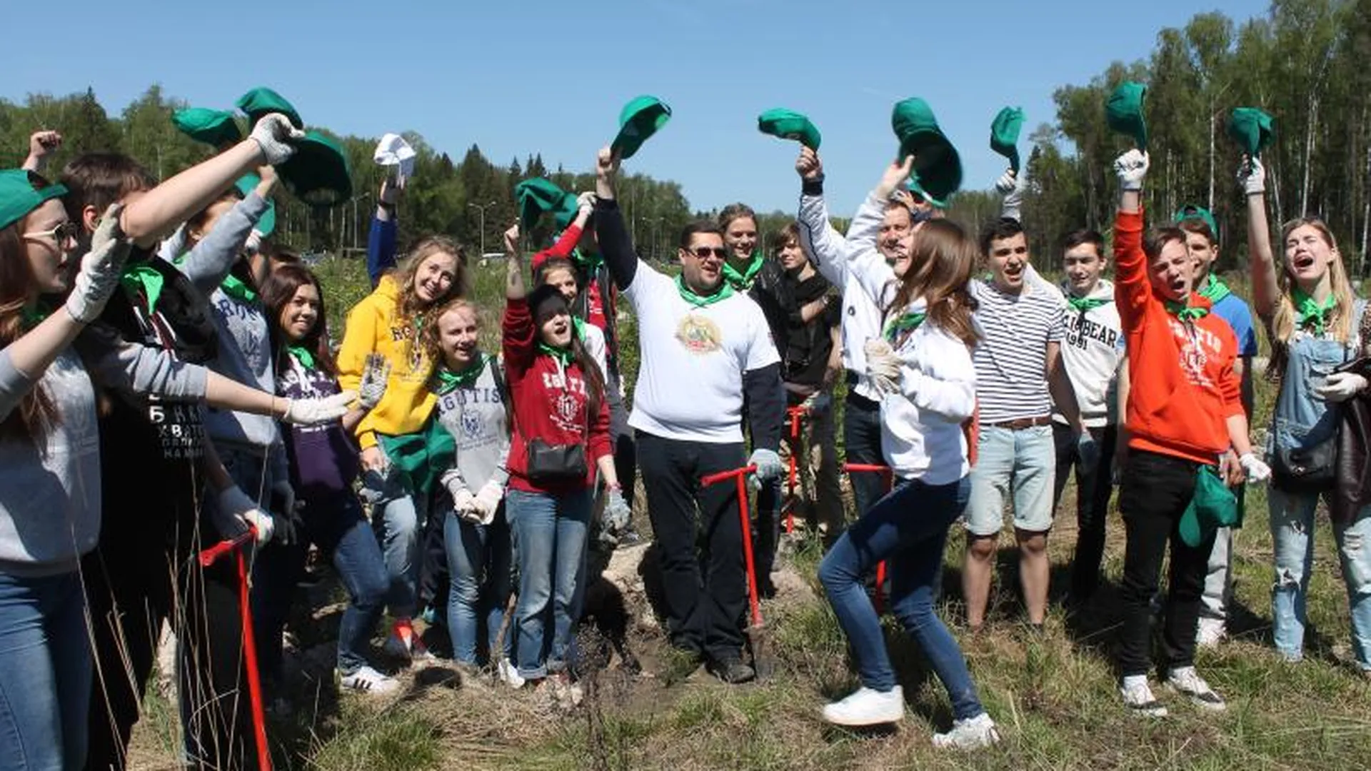 Около 30 тысяч деревьев посадили в рамках акции «Лес Победы» в Пушкинском районе