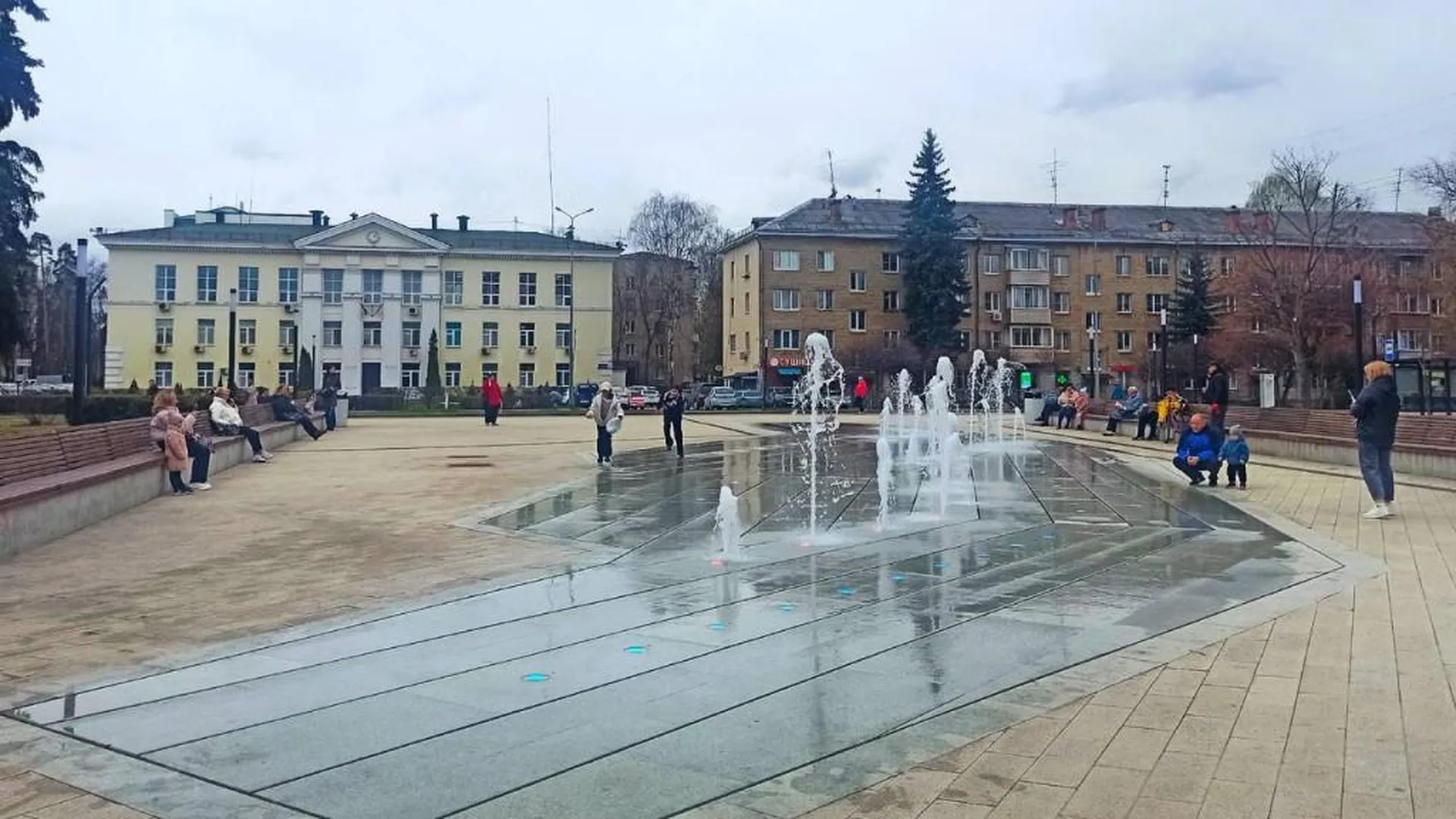 В Пушкино состоялся тестовый запуск фонтана на Советской площади