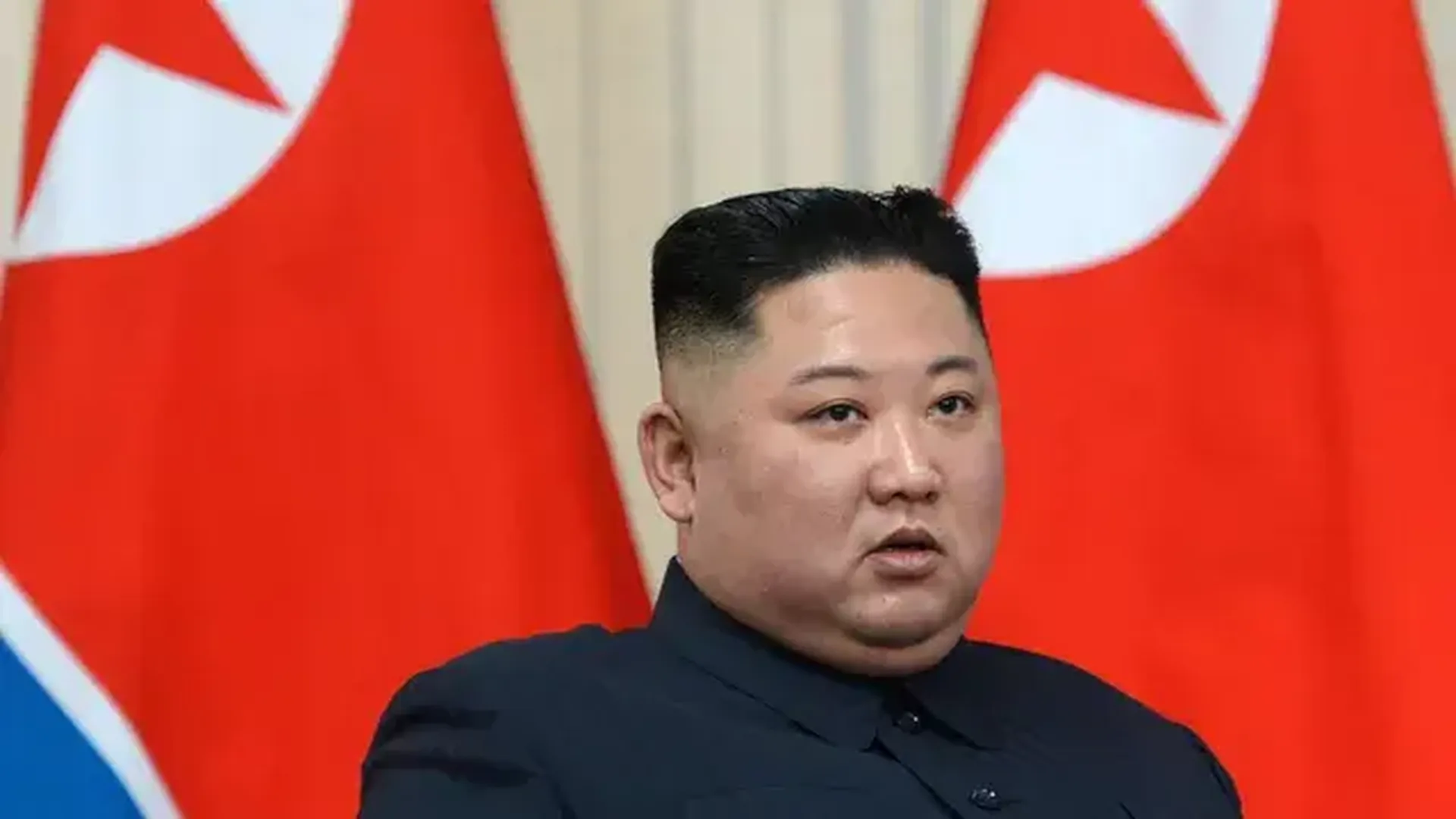 Ким Чен Ын впервые приехал на публичное мероприятие на подаренном Путиным Aurus