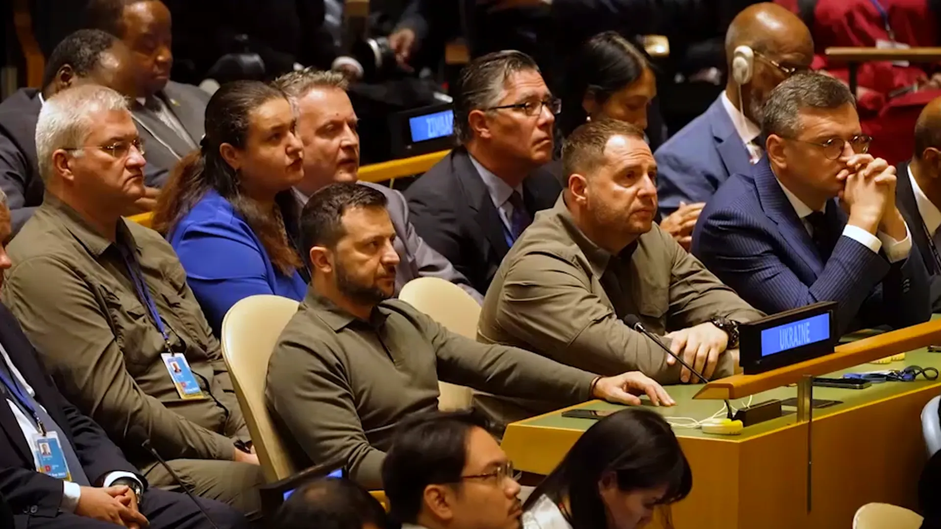 Оон выдвинула. Заседание ООН. Делегация сессию ООН Рябков Вершинин. Абориген на заседании ООН.