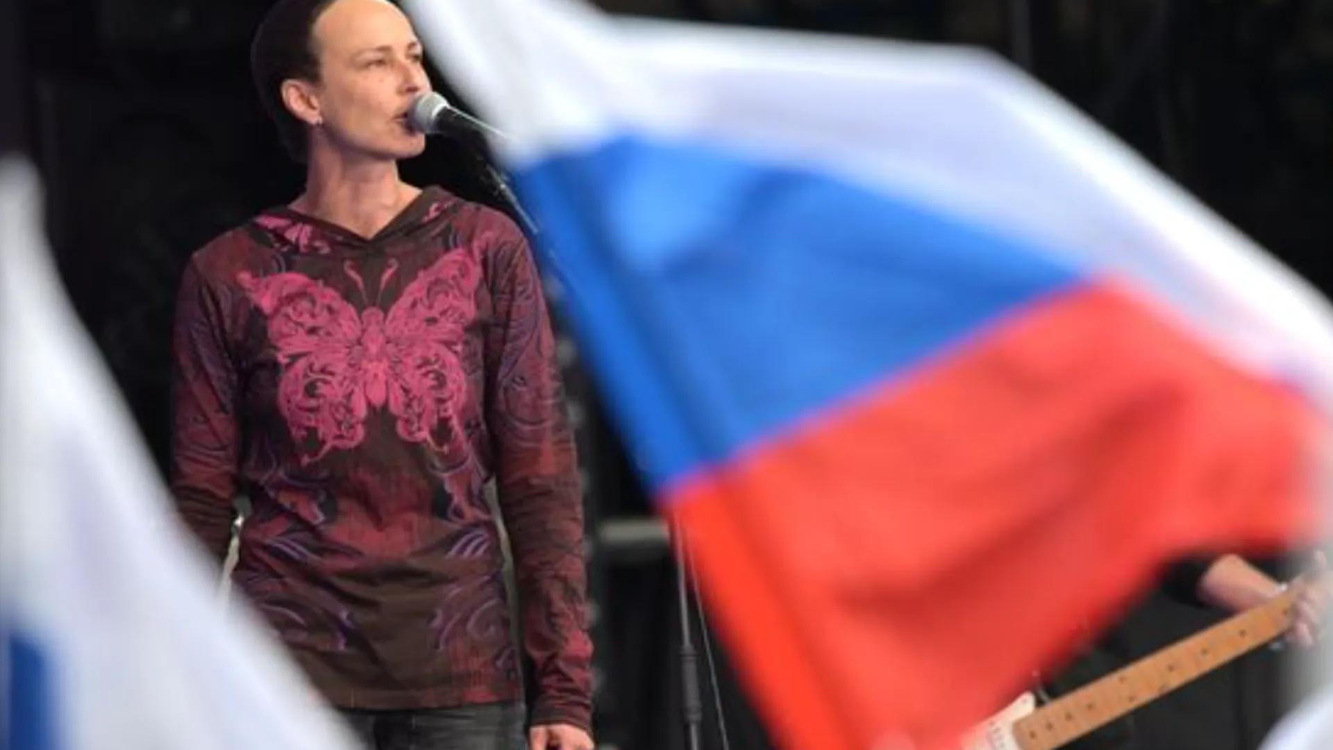 Юлия Чичерина спела для семей бойцов СВО в Раменском