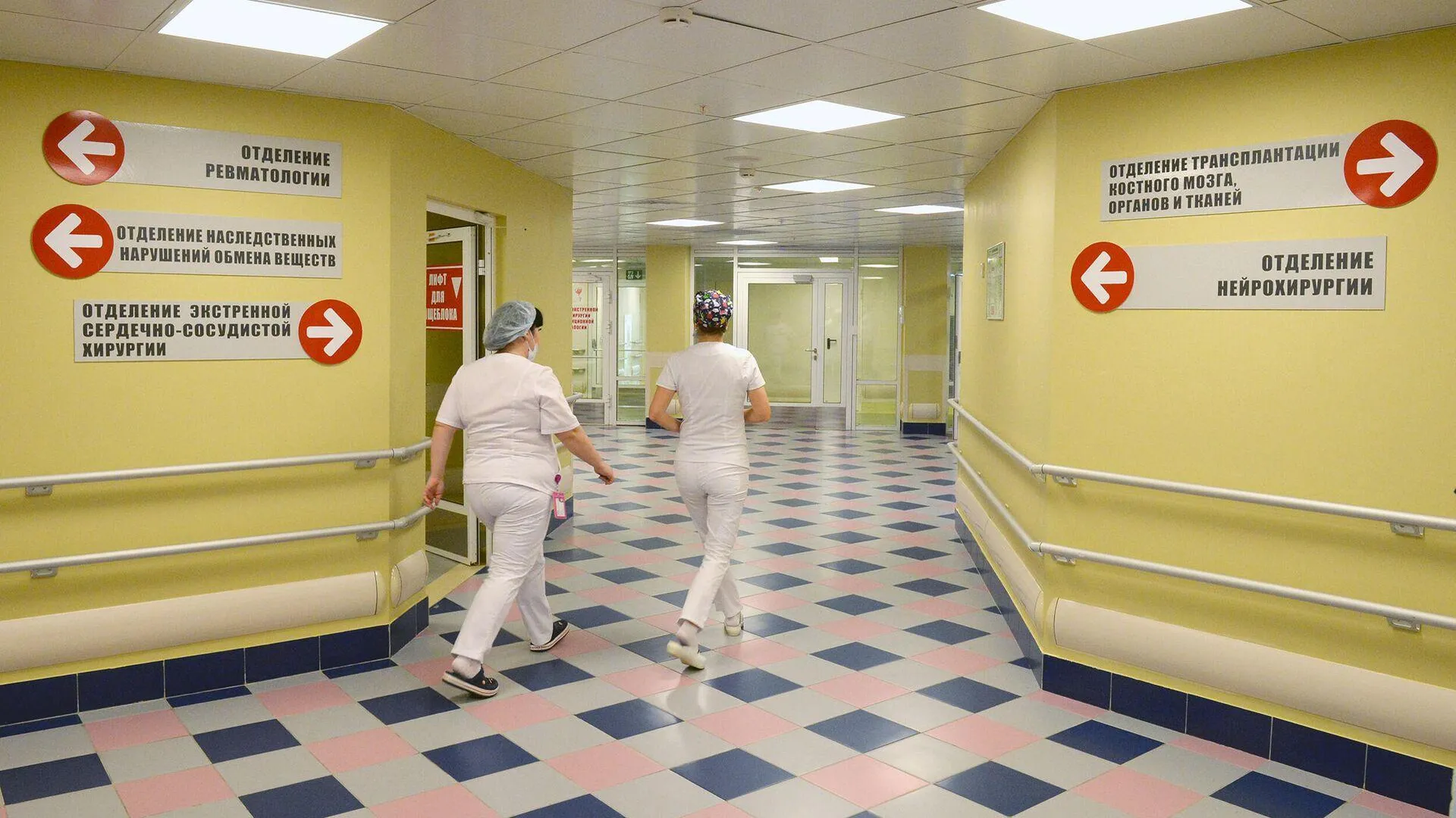 Несовершеннолетние девушки в Пензе попали в больницу из-за отравления алкоголем