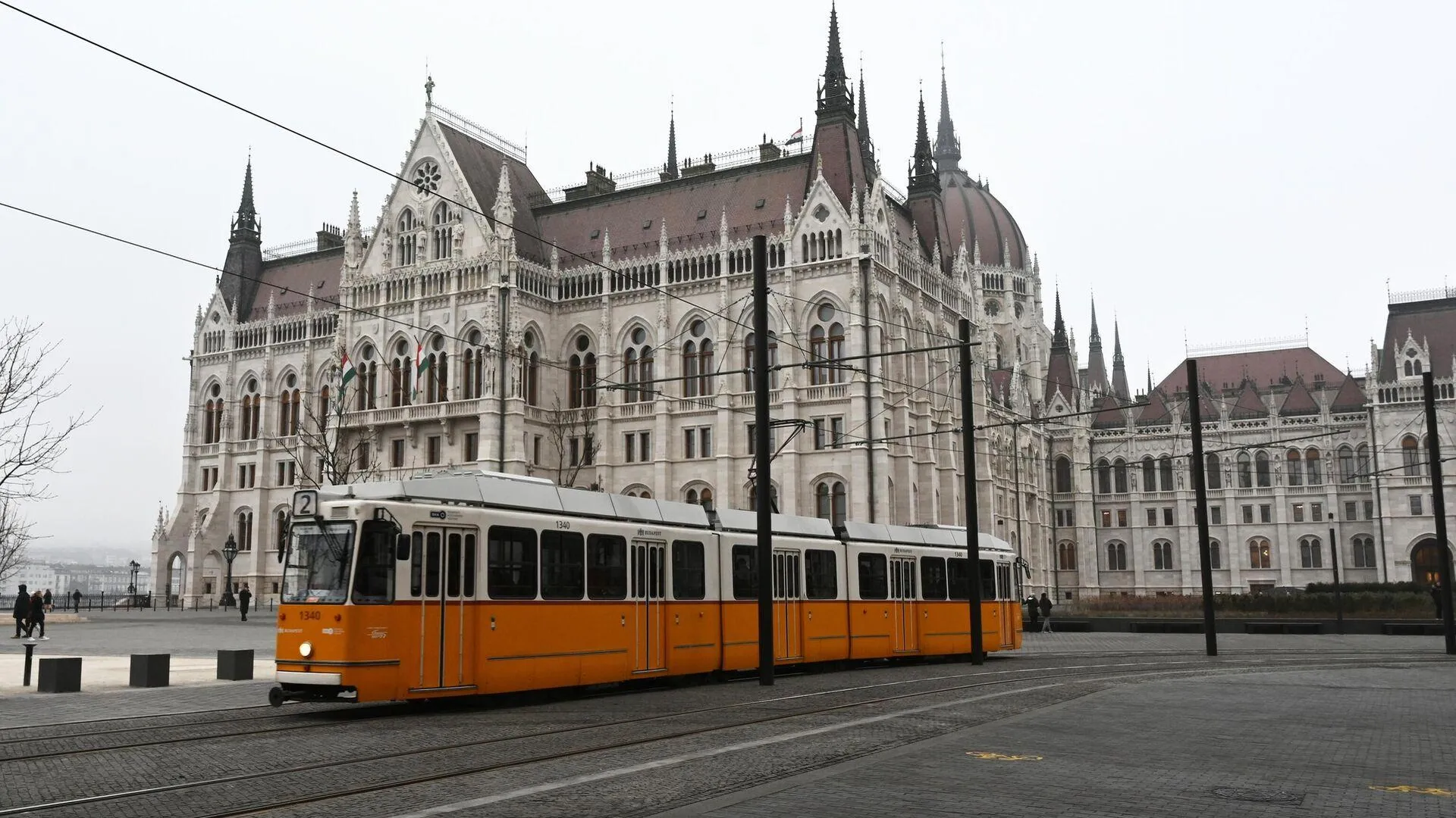 Миру объяснили последствия «безумной» резолюции Европарламента по Венгрии