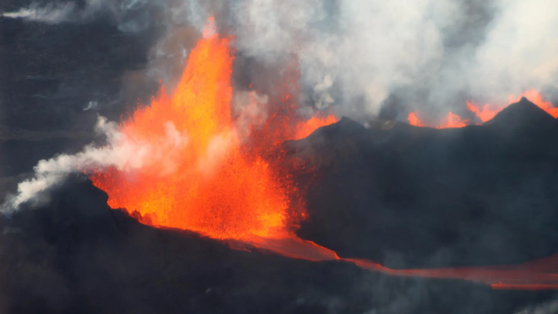 Извержение вулкана началось на юго-западе Исландии