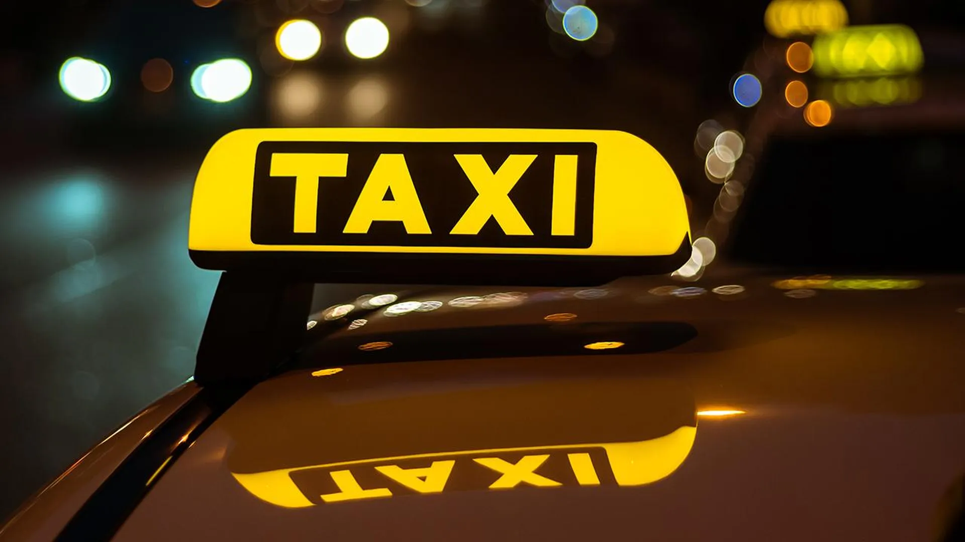 «Необходимо разобраться»: в Госдуме предложили бороться с повышением цен на такси в снегопад