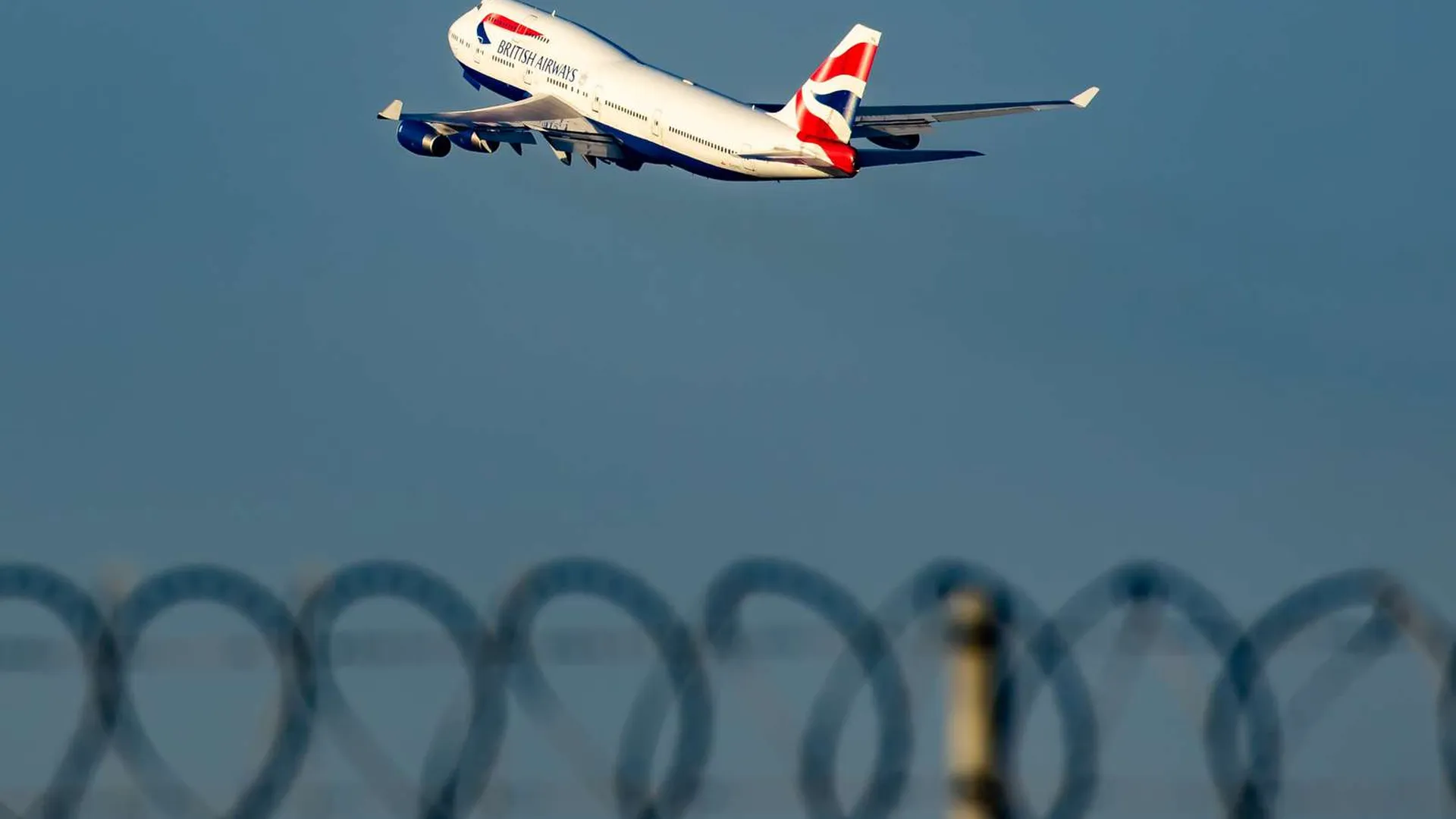 Россия ограничила использование неба для британских самолетов
