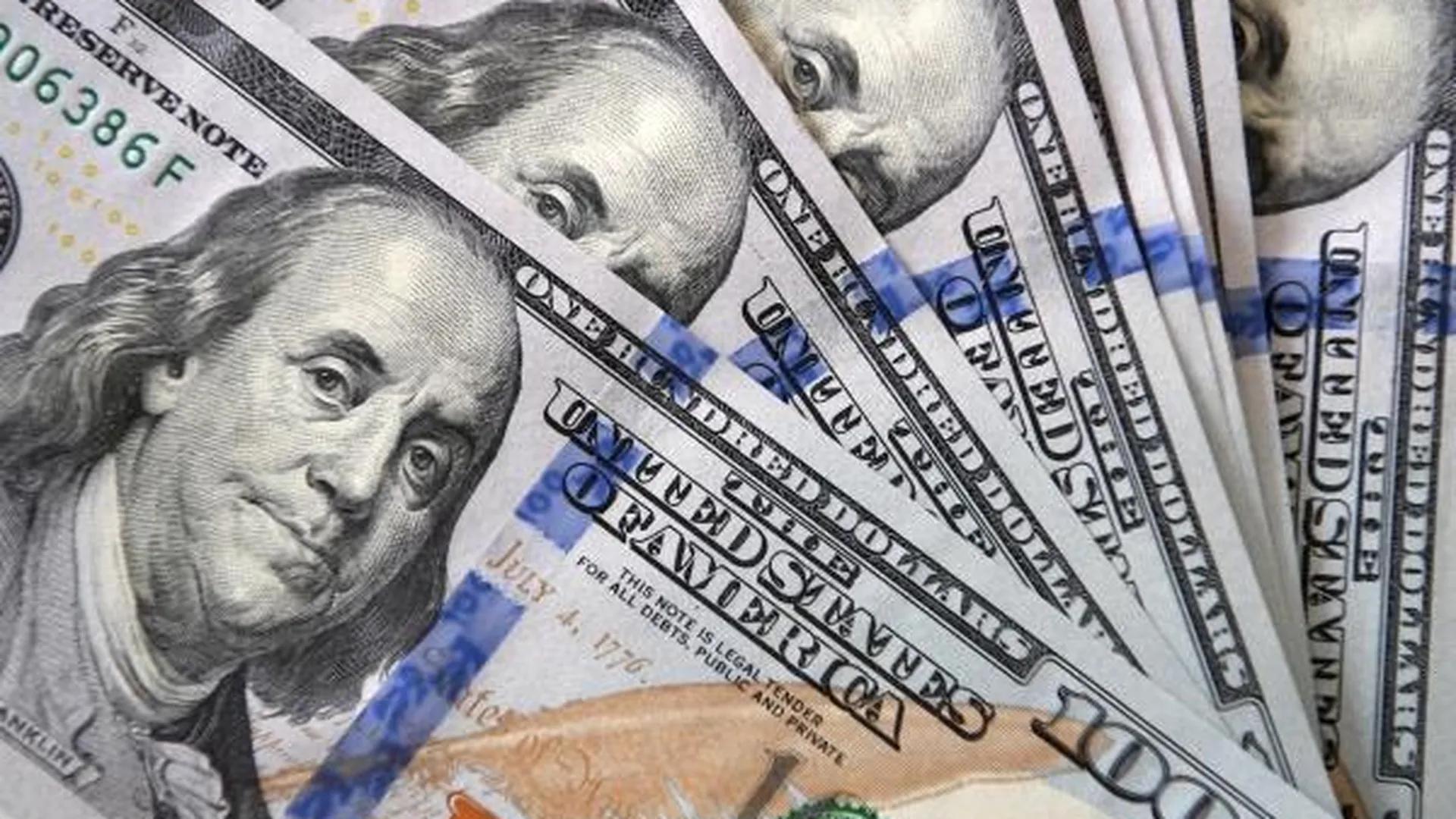 Экономист назвал причины стремительной потери долларом своих позиций