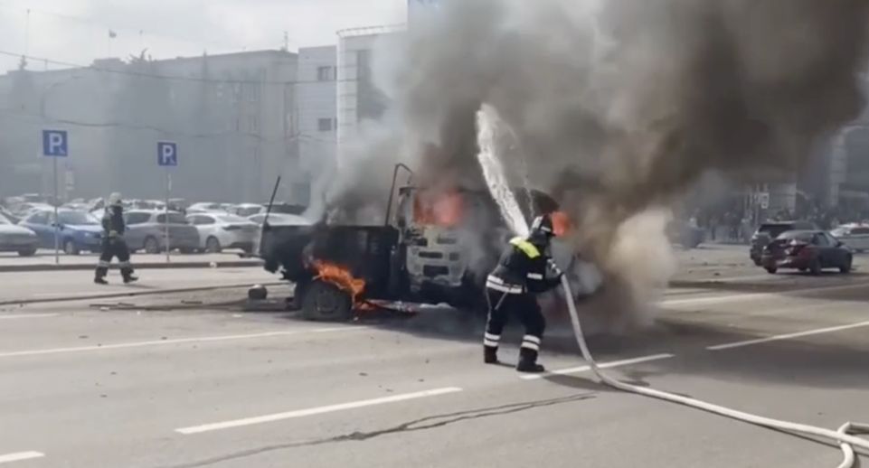 Две машины загорелись в результате массового ДТП с участием автобуса в Курске