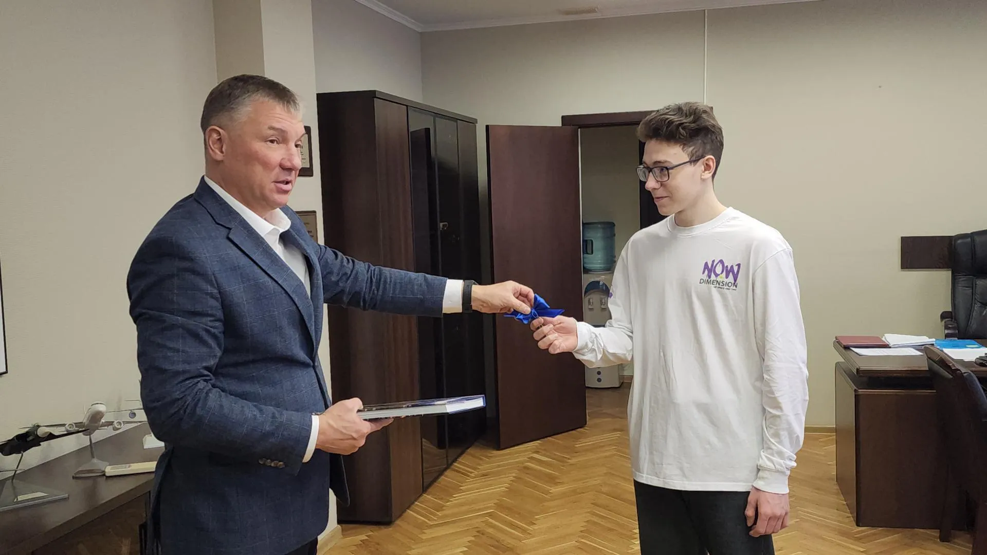 В подмосковном Жуковском вручили ключи от квартиры юноше, оставшемуся без родителей