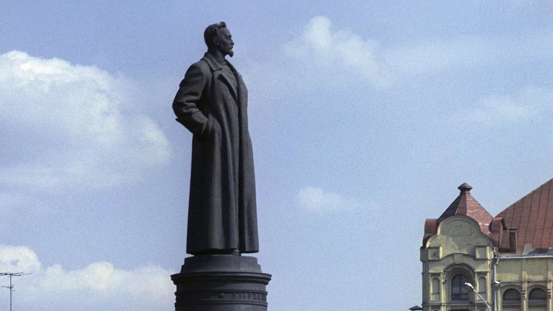 Памятник Дзержинскому вновь захотели вернуть на Лубянку. Встреча с ним заставила бы всех передумать