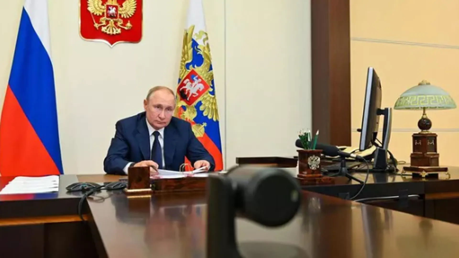 Путин изменил порядок выплат по госдолгу России