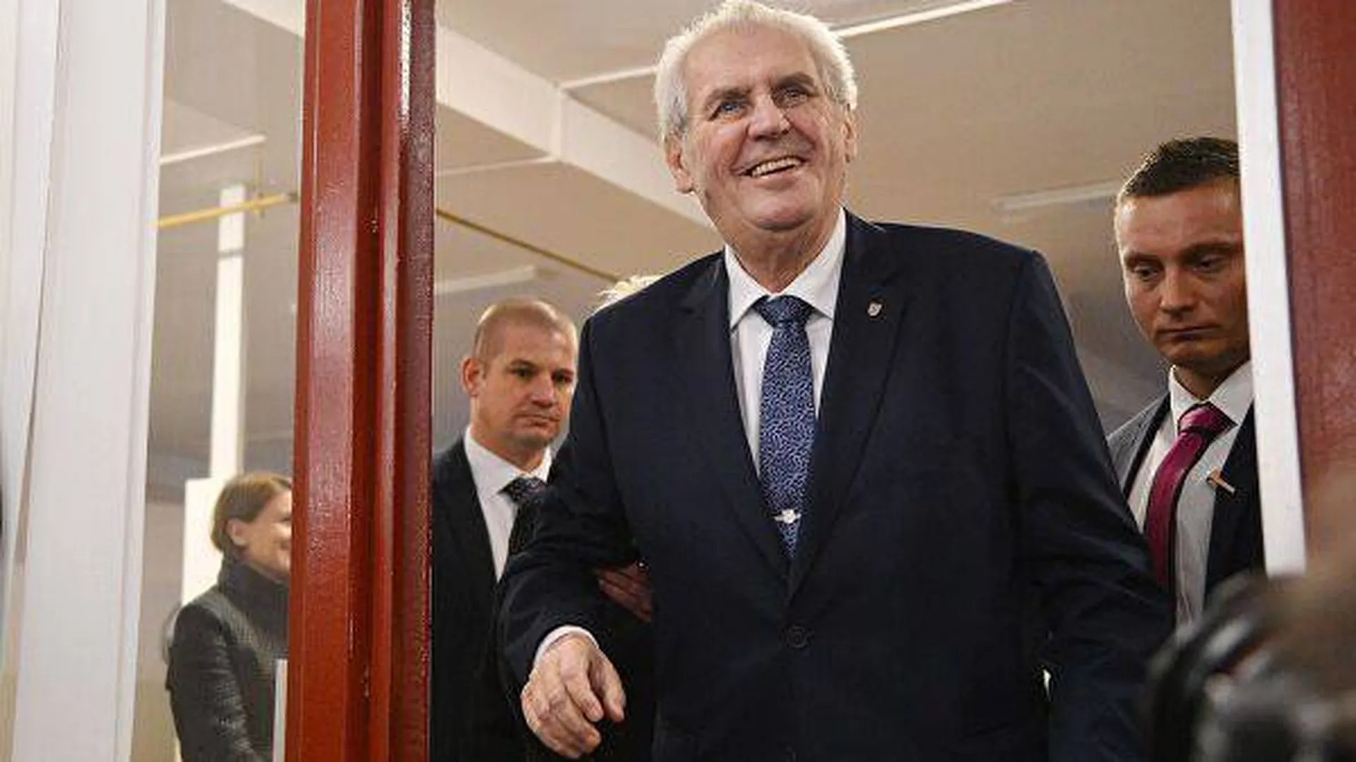 Чешские сенаторы решили пока не жаловаться на Земана из-за заявлений о России