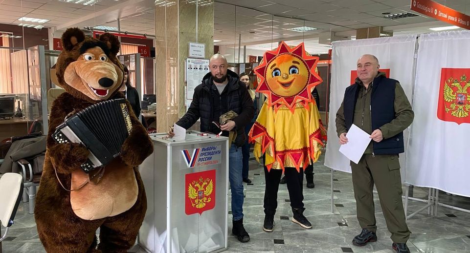Избиратели из Солнечногорска отметили Масленицу на участках для голосования