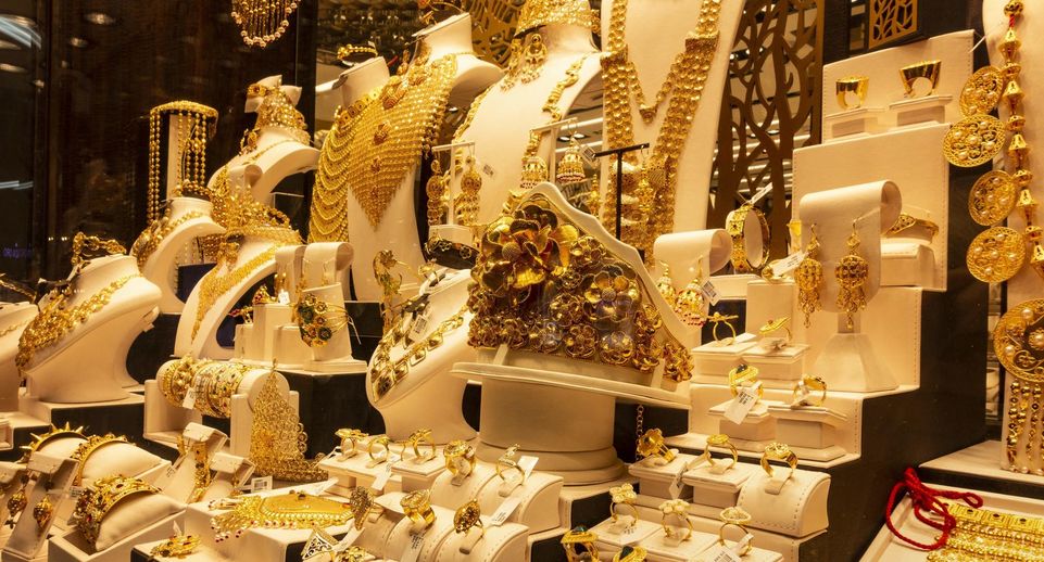 Bloomberg: в Дубае ювелиры обратили внимание на спад продаж золота