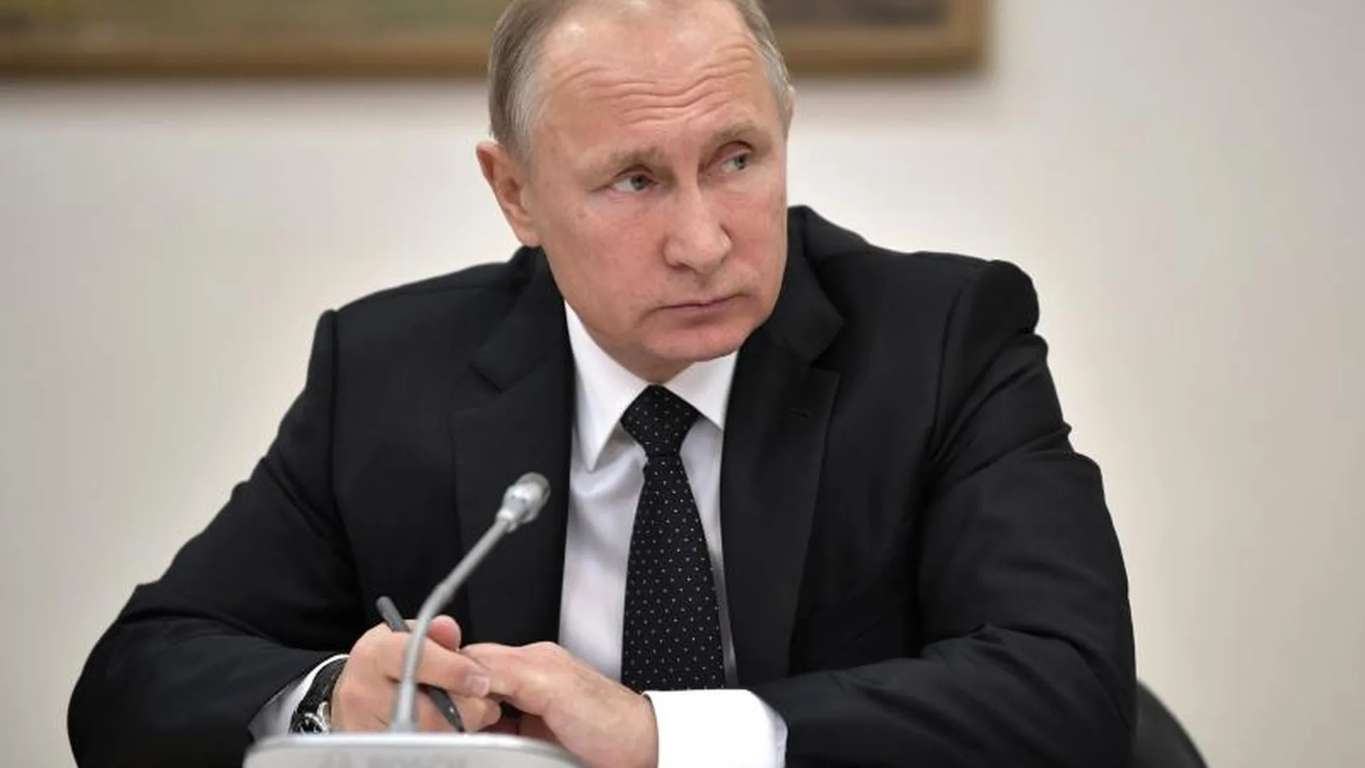 Путин поручил проанализировать доступность участия в выборах для инвалидов