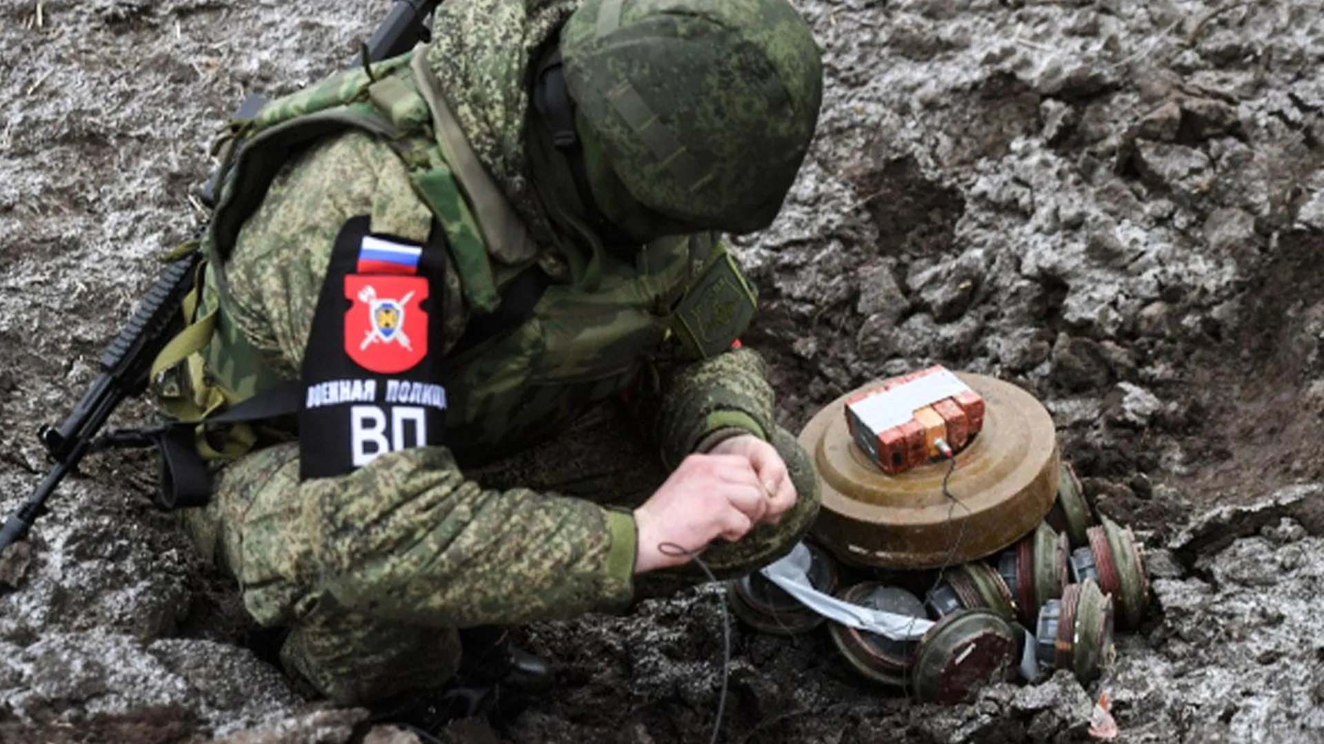 «Понимали, что везде опасность»: как российские бойцы нашли мину в неожиданном месте