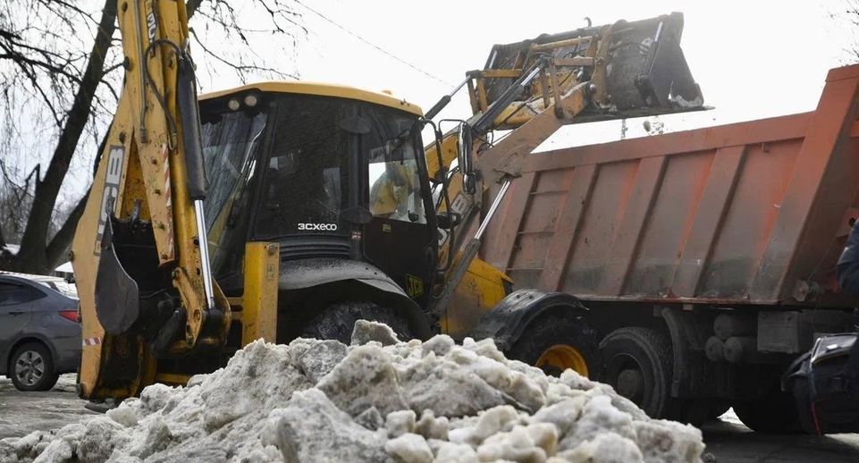 Почти полторы тысячи кубометров снега вывезли с улиц Солнечногорска за прошлые сутки